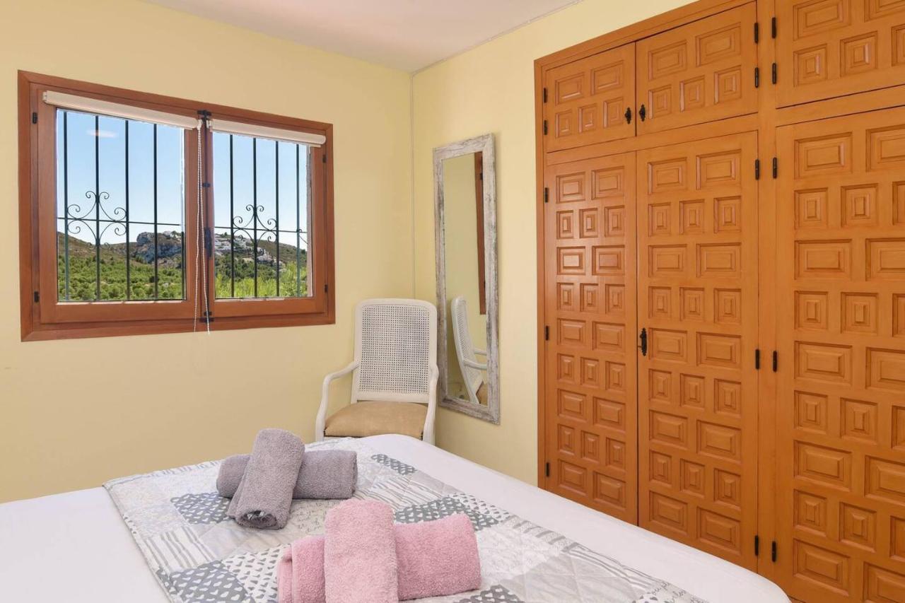 Stunning Mountain View Bungalow In Moraira טאולאדה מראה חיצוני תמונה